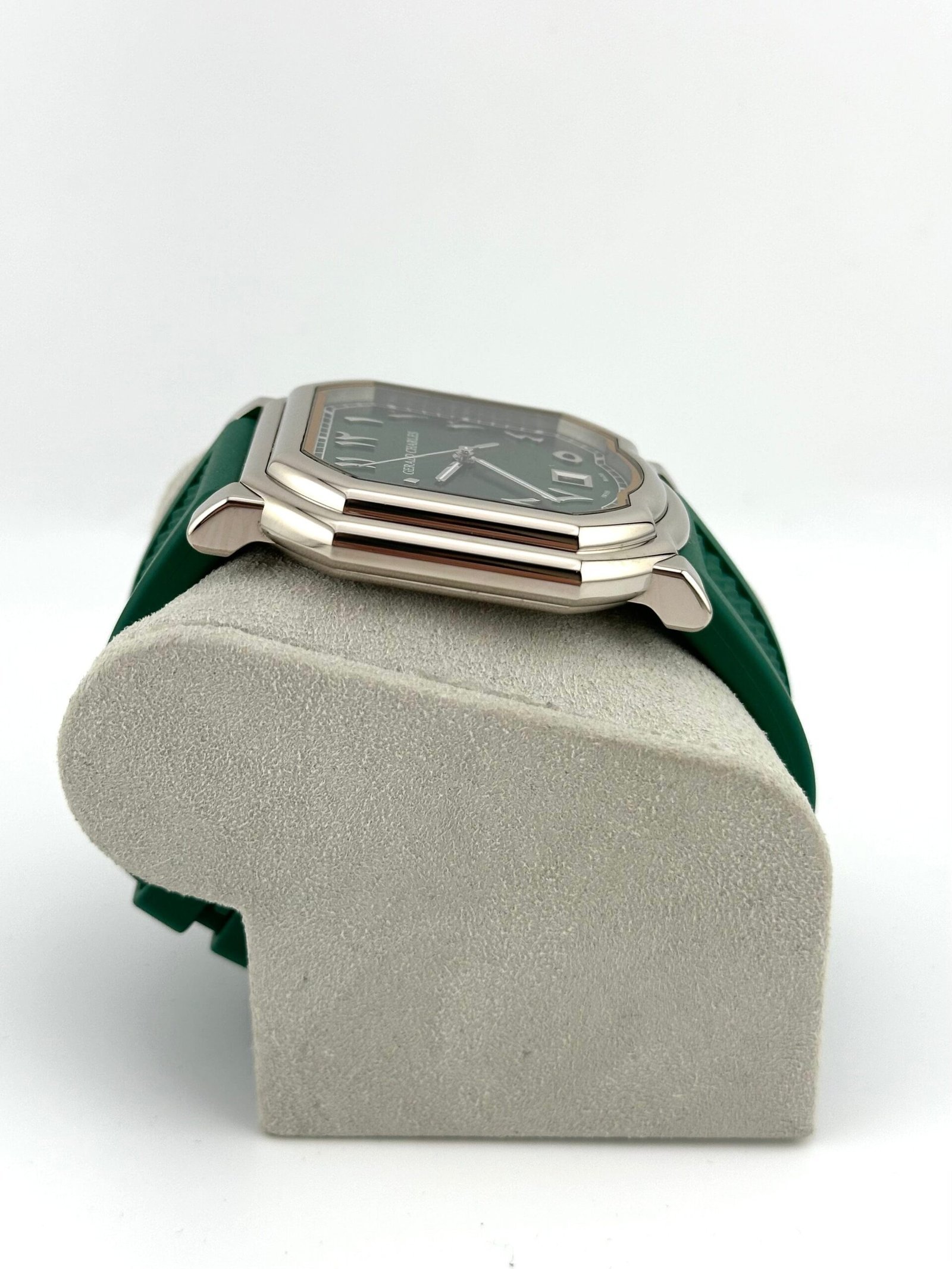 gerald-charles-maestro-2-0-ultra-thin-gc2-0-wg-aj-02-green-arabic-dial-special-edition-gerald-charles-41252883562740-scaled-1.jpg